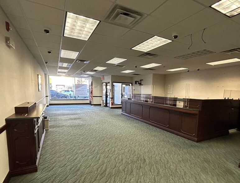 More Photos Of 151 South St, Morristown Storefront For Lease