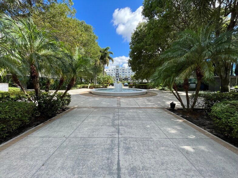 More Photos Of 7800 Peters Rd, Plantation Unknown For Lease