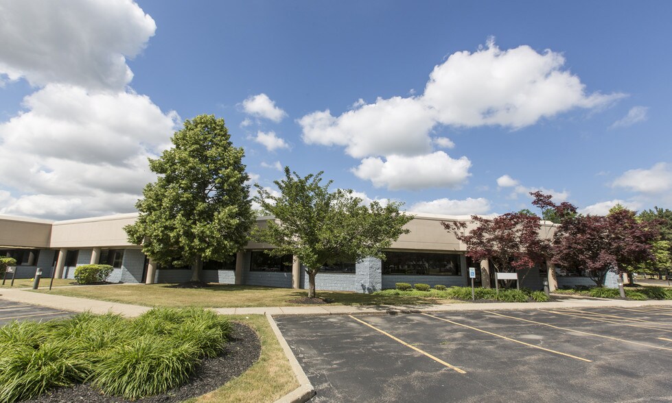More Photos Of 455 Commerce Dr, Buffalo Research And Development For Lease