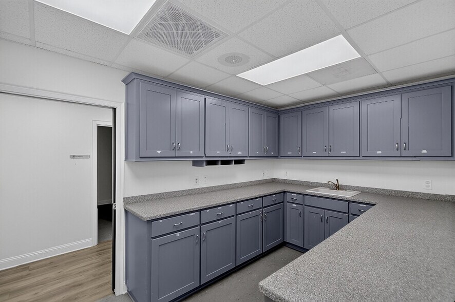 More Photos Of 1930 Charlie Hall Blvd, Charleston Medical For Lease