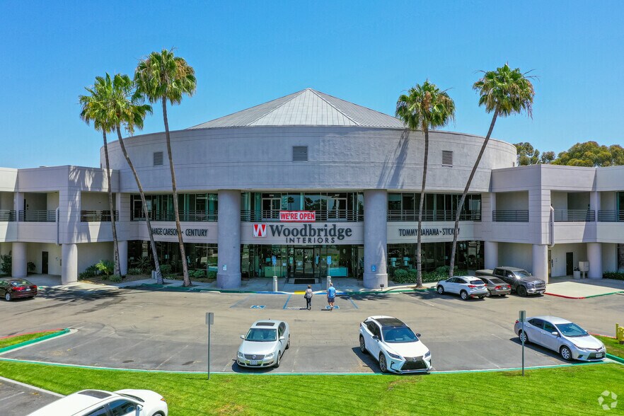 More Photos Of 7340-7480 Miramar Rd, San Diego Unknown For Lease