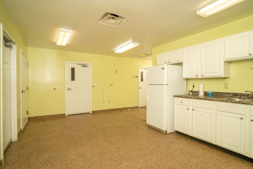 More Photos Of 1001 Mount Torrey Rd, Lyndhurst Office For Sale