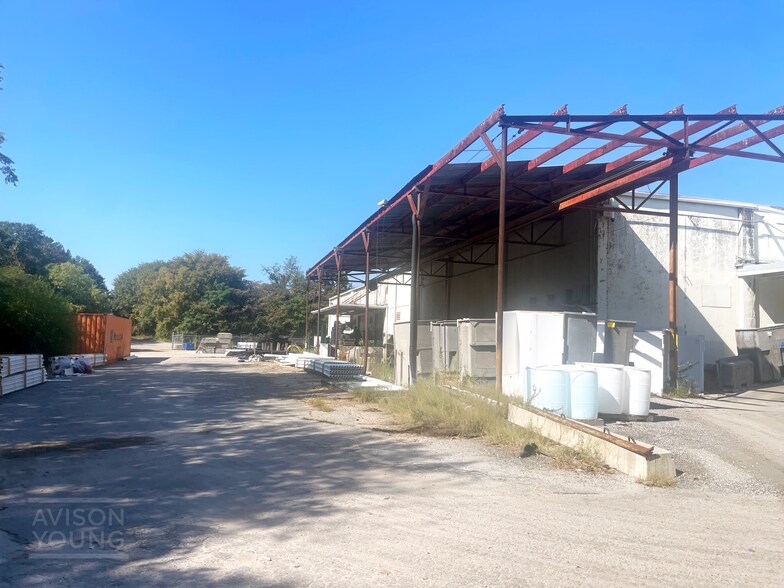 More Photos Of 200 Industrial Dr, Greenville Warehouse For Sale