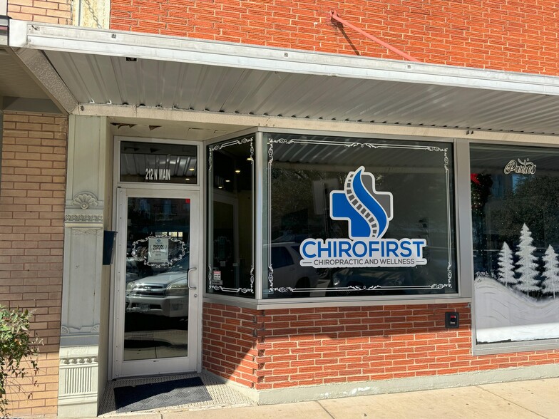 Primary Photo Of 212 N Main St, Bryan Storefront Retail Office For Lease