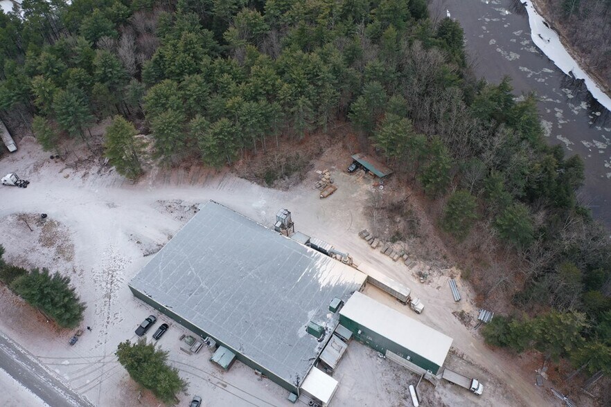 More Photos Of 49 Industrial Park Rd, Keeseville Warehouse For Lease