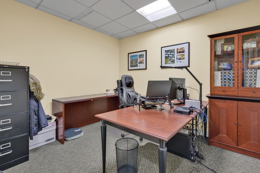 More Photos Of 3930 Pender Dr, Fairfax Medical For Lease