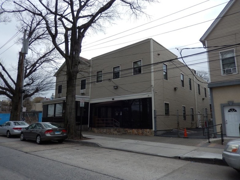 More Photos Of 15 S Macquesten Pky, Mount Vernon Office Residential For Lease