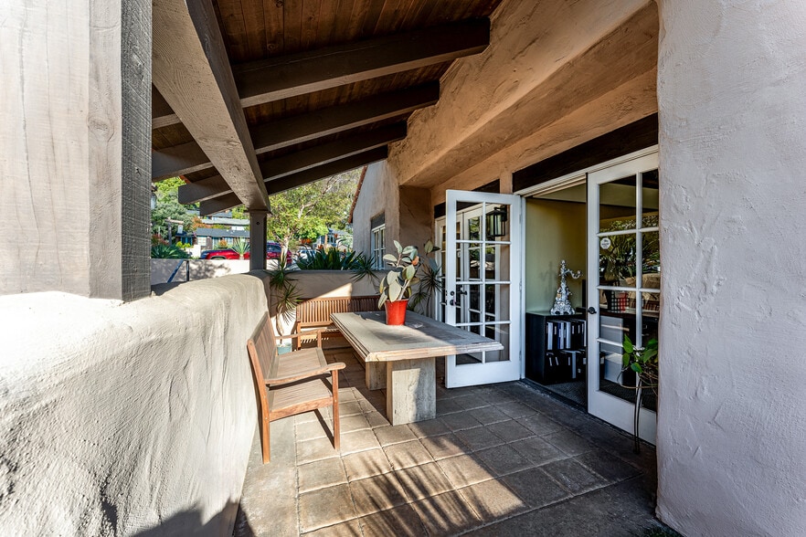 More Photos Of 2398 San Diego Ave, San Diego Office For Sale