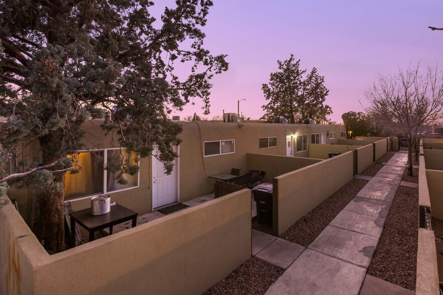 Primary Photo Of 510 Mesilla St SE, Albuquerque Apartments For Sale