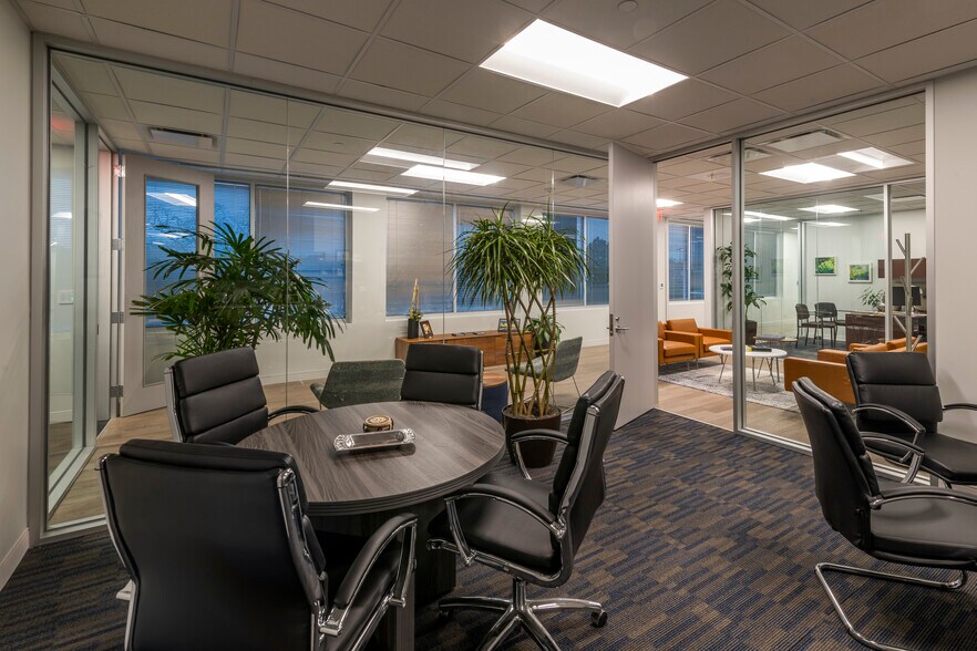More Photos Of 12515 Research Blvd, Austin Unknown For Lease