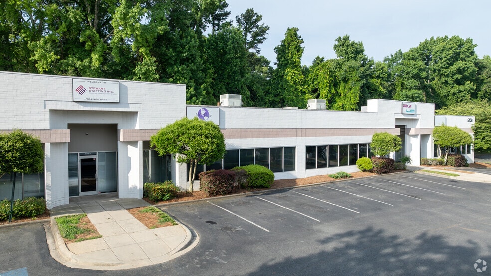 More Photos Of 5100 Reagan Dr, Charlotte Unknown For Lease