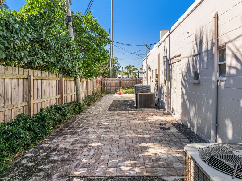 More Photos Of 105 Cleveland Ave, Cocoa Beach Unknown For Lease