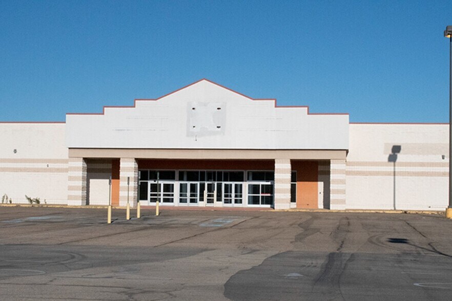 More Photos Of 2308-2310 Highway 45 N, Columbus General Retail For Lease