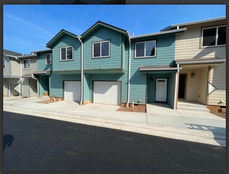 Primary Photo Of 955 Arthur Ave, Cottage Grove Apartments For Sale