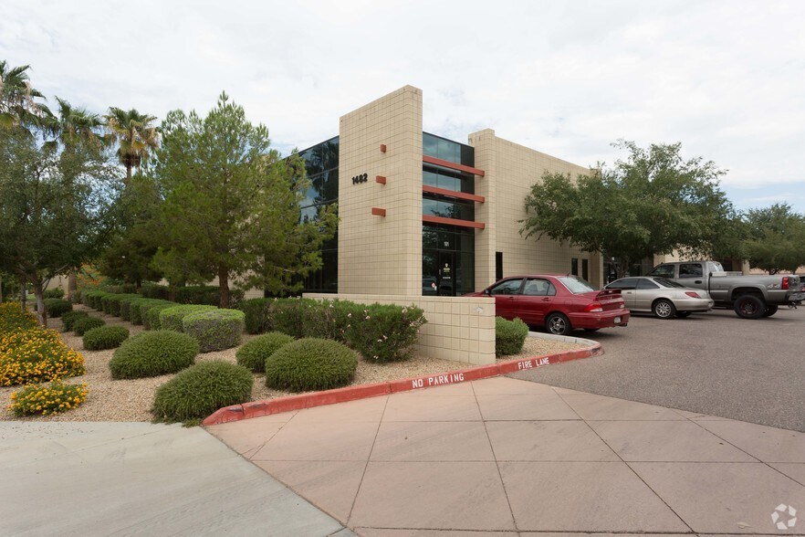 More Photos Of 1482 W Scott Ave, Gilbert Warehouse For Lease