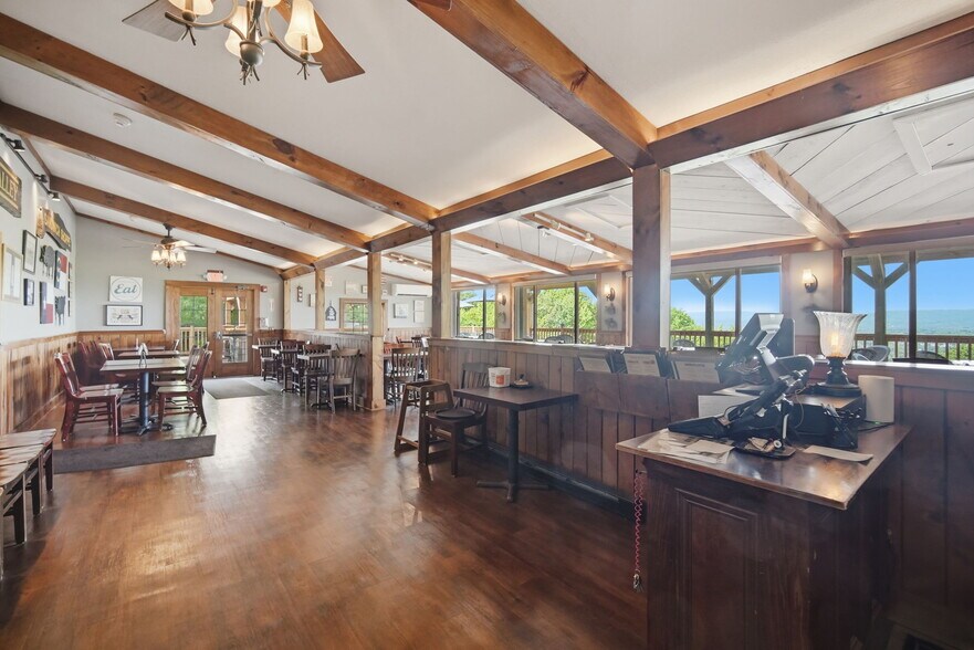 More Photos Of 100 Mountain Rd, Easthampton Restaurant For Sale