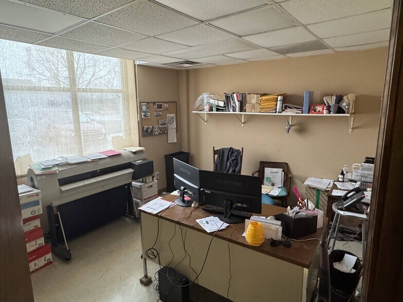 More Photos Of 912 S Metcalf St, Lima Industrial For Sale