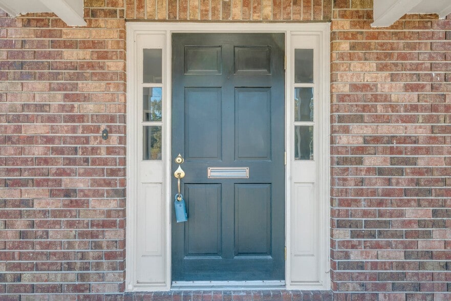 More Photos Of 4809 Augusta Rd, Savannah Storefront Retail Office For Sale