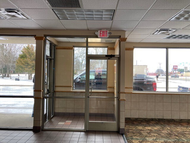 More Photos Of 1320 1st St, Kennett Fast Food For Lease
