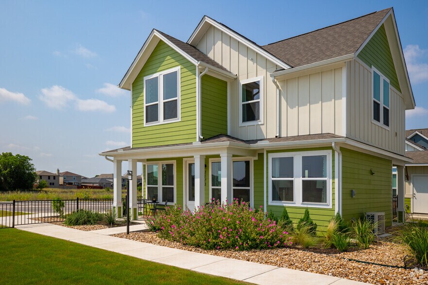 More Photos Of Garten Haus at Solms Landing, New Braunfels Specialty For Sale