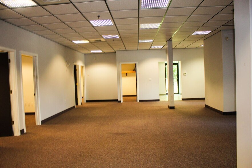 More Photos Of 70 Zachary Rd, Manchester Research And Development For Lease