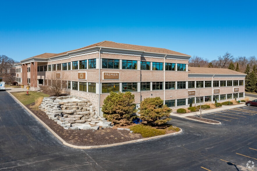 More Photos Of 17280 W North Ave, Brookfield Medical For Lease
