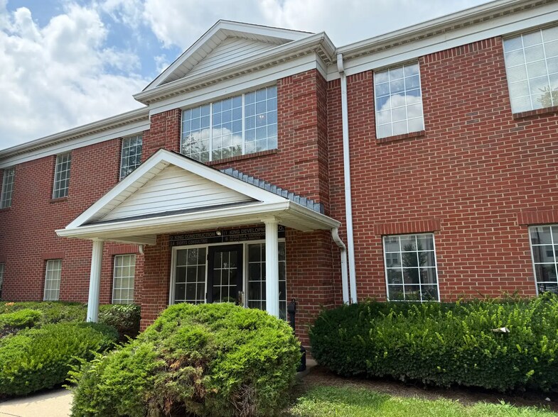 More Photos Of 10629 Henning Way, Louisville Office For Lease