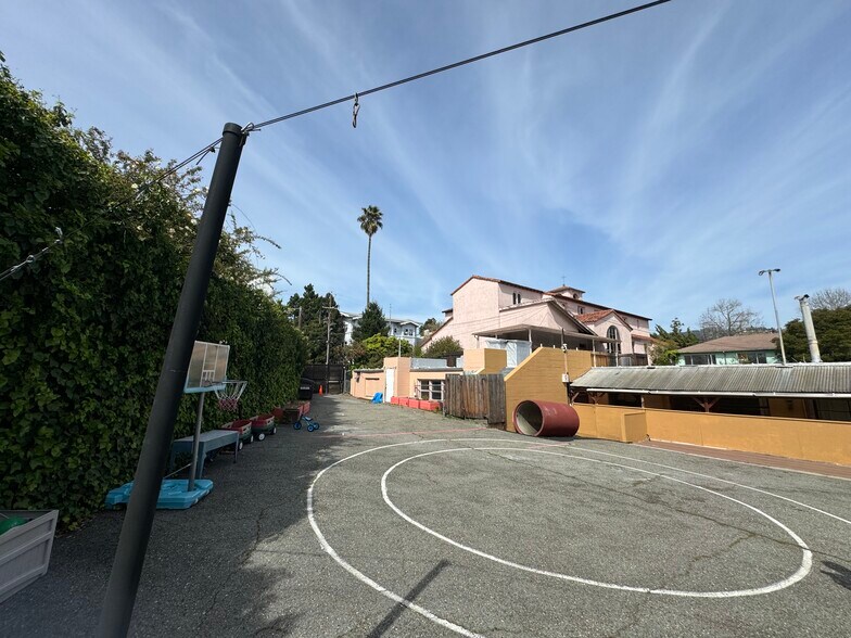 More Photos Of 2330 Prince St, Berkeley Schools For Sale