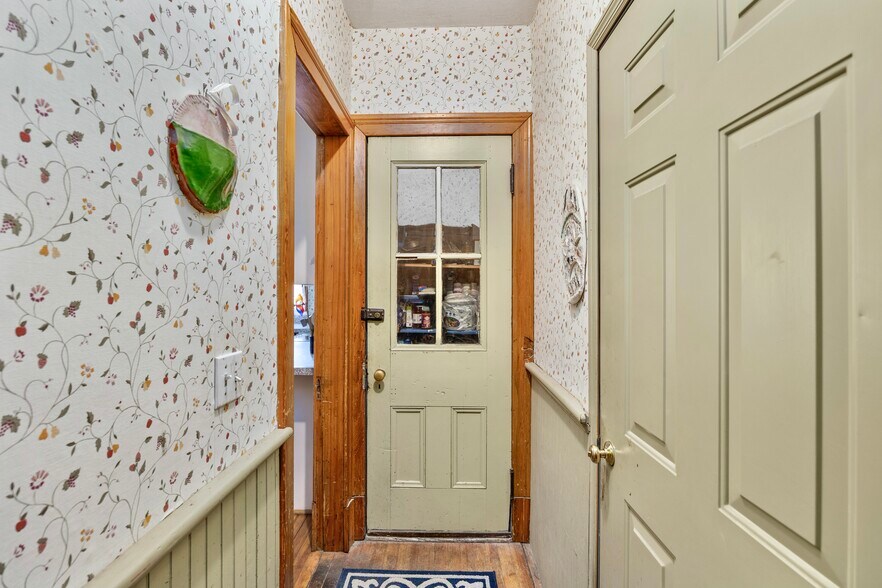 More Photos Of 3630 Main St, Stone Ridge Restaurant For Sale