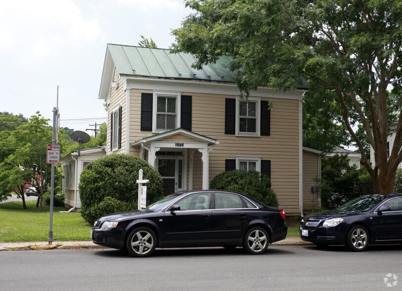 Primary Photo Of 6491 Main St, The Plains Medical For Lease