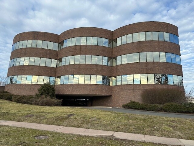 More Photos Of 1010 Wethersfield Ave, Hartford Office For Lease
