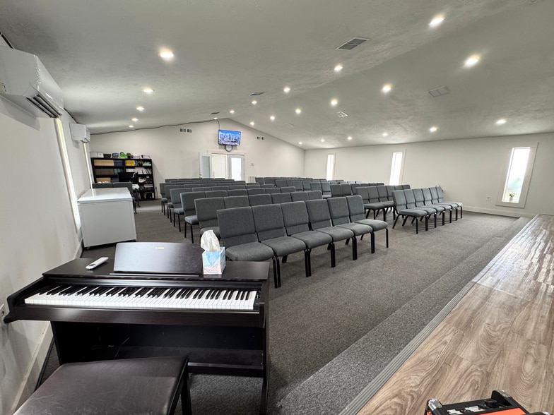 More Photos Of 2428 Wavell St, Houston Religious Facility For Sale