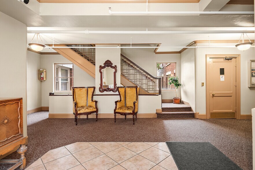 More Photos Of 119 W Roy St, Seattle Multifamily For Sale