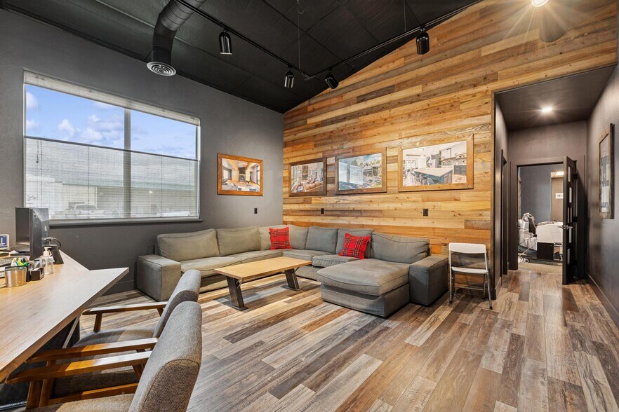 More Photos Of 201 United Dr, Kalispell Light Manufacturing For Lease