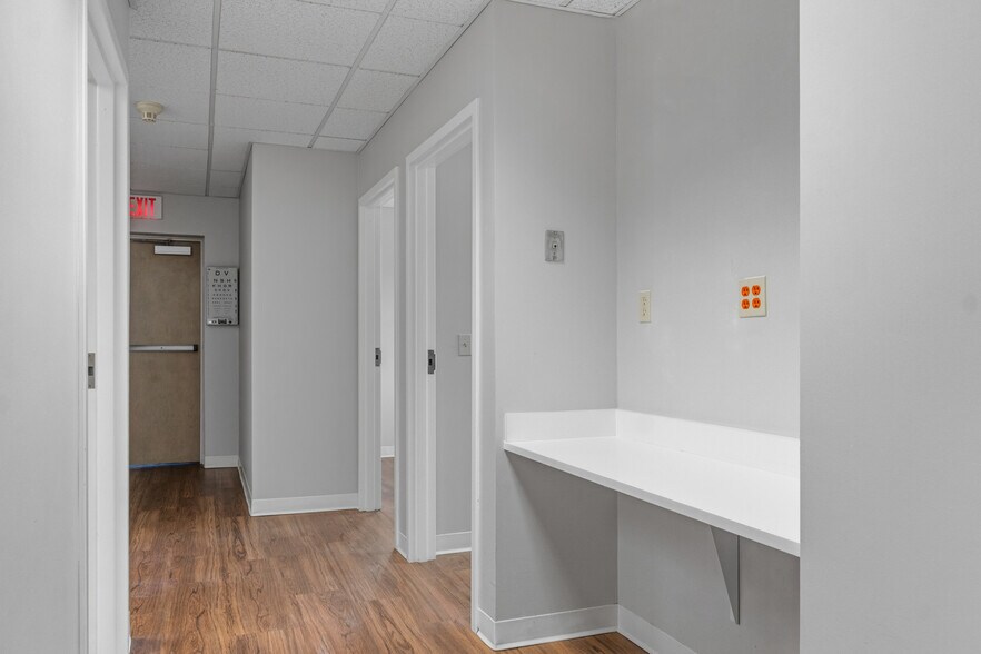 More Photos Of 320 Phillips St, North Kingstown Medical For Sale