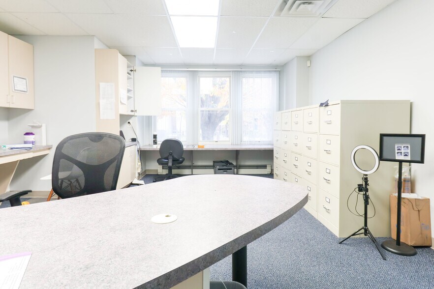 More Photos Of 535 Monmouth St, Gloucester City Medical For Lease
