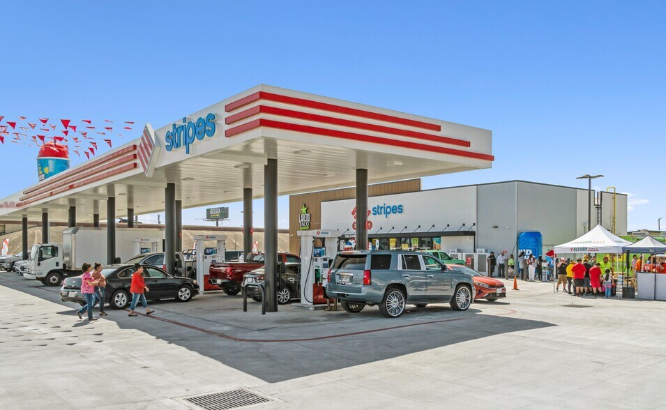 Primary Photo Of 2125 Saratoga Blvd, Corpus Christi Service Station For Sale