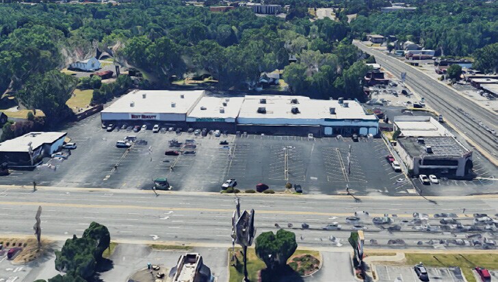 More Photos Of 2402 E North St, Greenville Freestanding For Lease