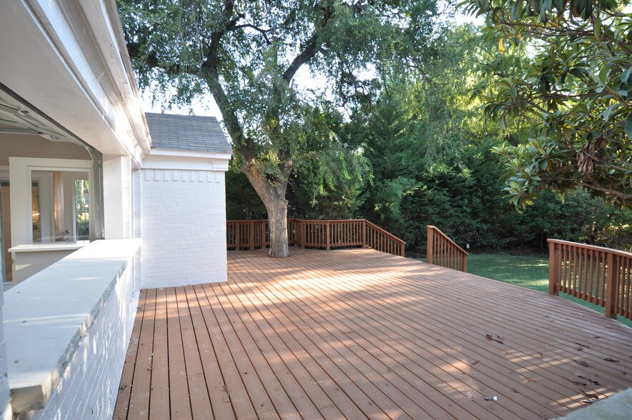 More Photos Of 8849 Carroll Cir, Frisco Freestanding For Sale