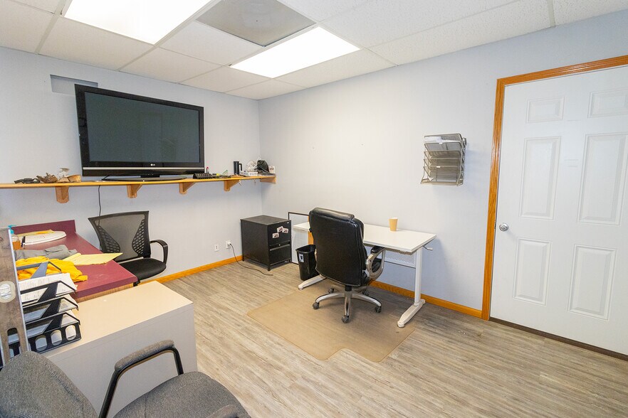 More Photos Of 1919 W Central Ave, El Dorado Warehouse For Lease