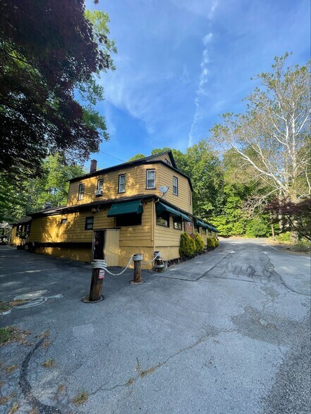 More Photos Of 2619 Hill Rd, Reading Restaurant For Sale