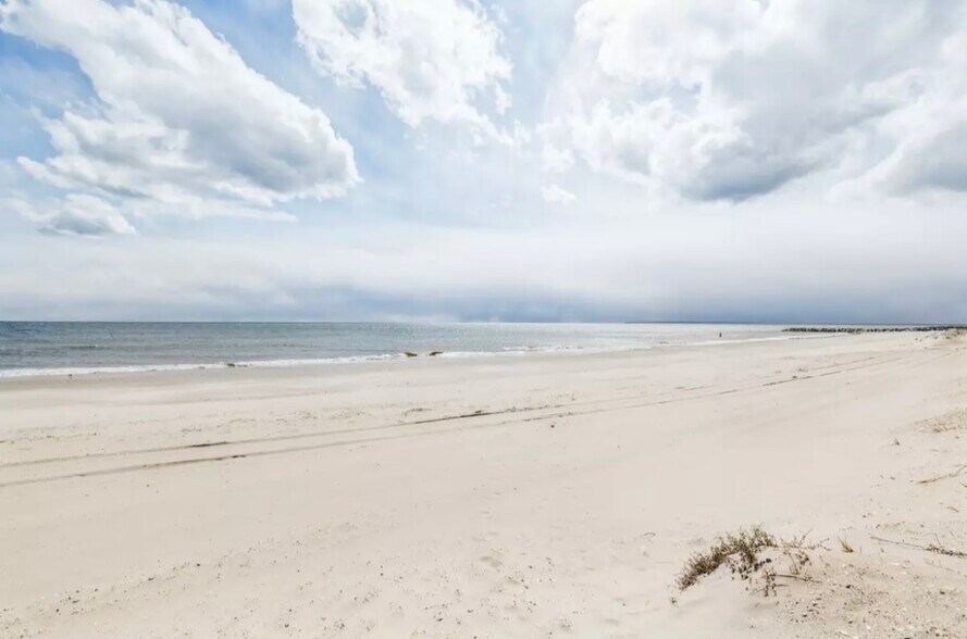 More Photos Of 166 Beach 116th, Rockaway Park Light Manufacturing For Sale