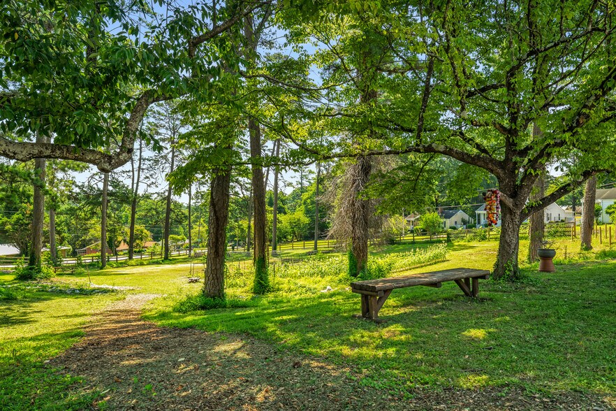 More Photos Of 1776 Sylvan Rd SW, Atlanta Religious Facility For Sale