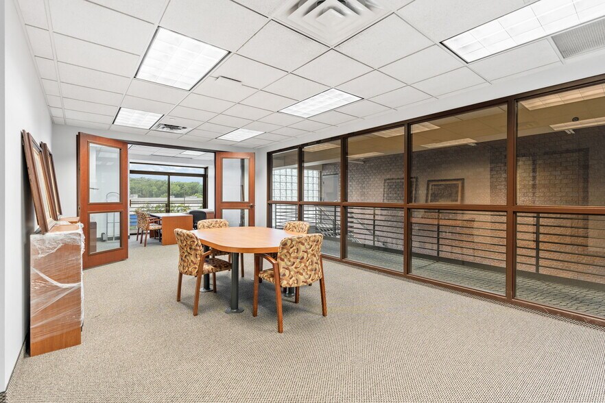 More Photos Of 2905 Lexington Ave S, Eagan Flex For Sale