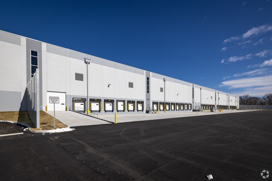 More Photos Of 201 Tabor Rd, Morris Plains Unknown For Lease