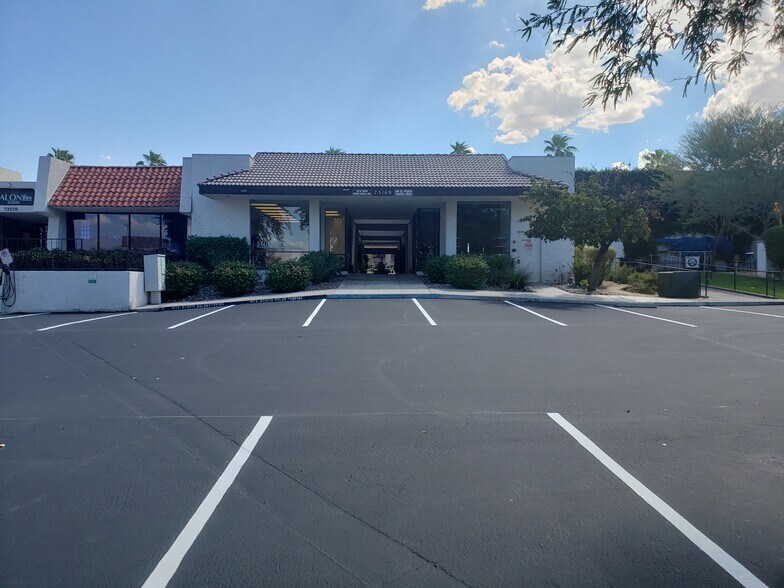 More Photos Of 73160 El Paseo, Palm Desert Storefront For Lease