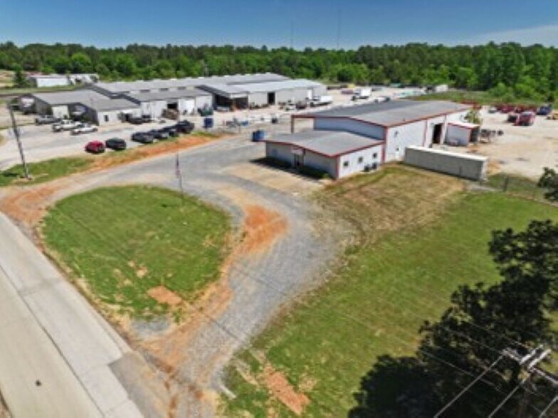 More Photos Of 400 Southport Rd, Kilgore Warehouse For Sale
