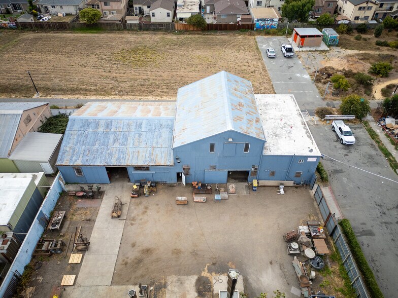 More Photos Of 2 17th St, Richmond Warehouse For Sale