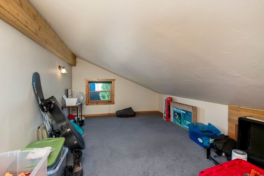 More Photos Of 81 Gillaspey Ave, Crested Butte General Retail For Sale