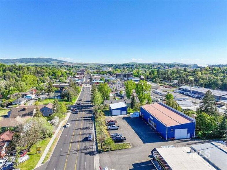 More Photos Of 603 & 621 N Main St, Moscow Distribution For Sale